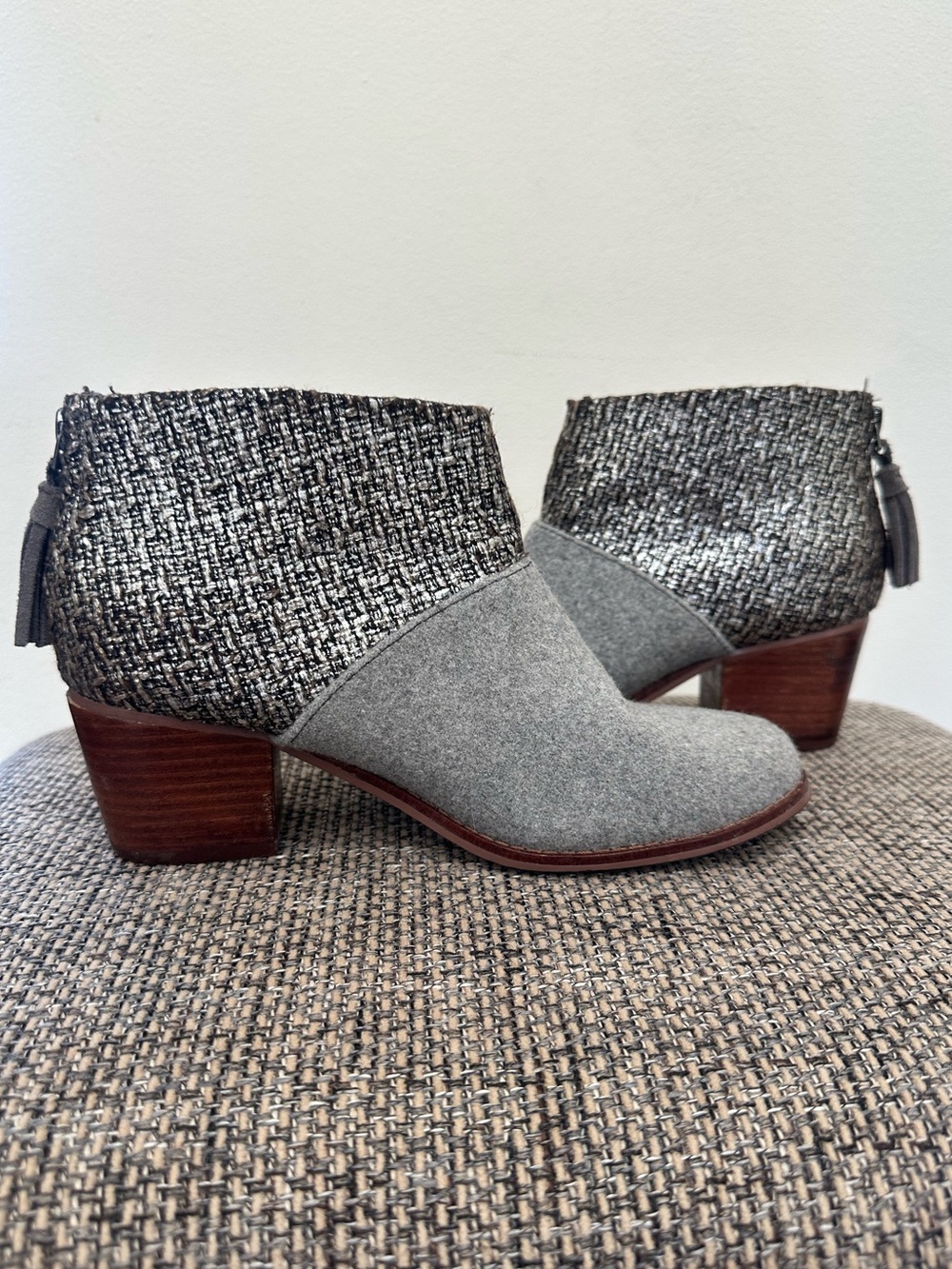 TOMS Women's Leila Felt Shine Boucle Booties with Block Heel Size 6.5